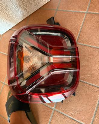 Faro posteriore Dacia Duster