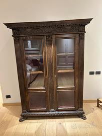 Vetrinetta in legno con ante e lati in vetro