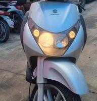 Beverly 250 2004 intero (no ricambi)