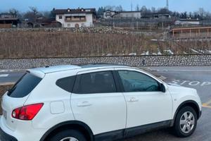Auto nissan qashquai