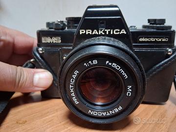 Fotocamera reflex analogica Praktica