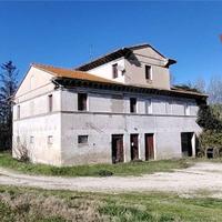 CASALE TIPICO MARCHIGIANO ZONA FILETTO/SENIGALLIA