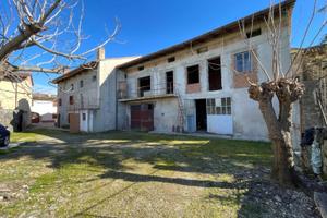 CASA INDIPENDENTE TRICAMERE CON ANNESSO FABBRIC...