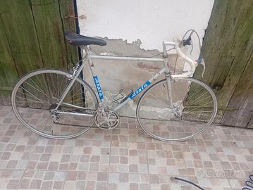 Atala d'epoca 