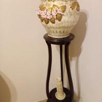 Vaso con piedistallo