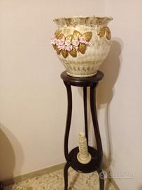 Vaso con piedistallo