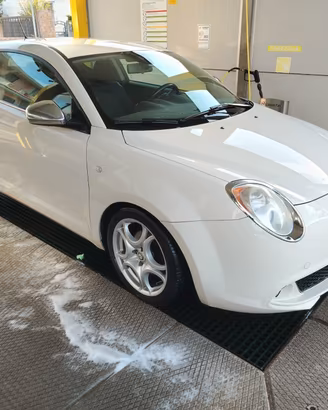 Alfa Romeo MiTo 1.6 JTDm 16V Distinctive 2010