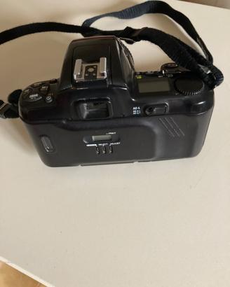 Macchina fotografica Nikon F 601 quarz date