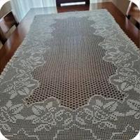 Copriletto Damascato e copritavolo all'uncinetto 