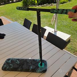 monopattino da trampolino elastico e sport d'acqua