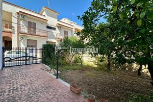 CASA CON AMPIO GIARDINO - ELEVATO INDICE DI EDIFIC