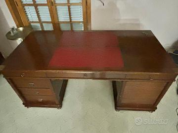 Scrivania in legno massello