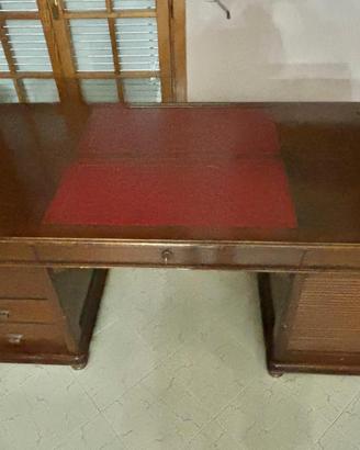 Scrivania in legno massello