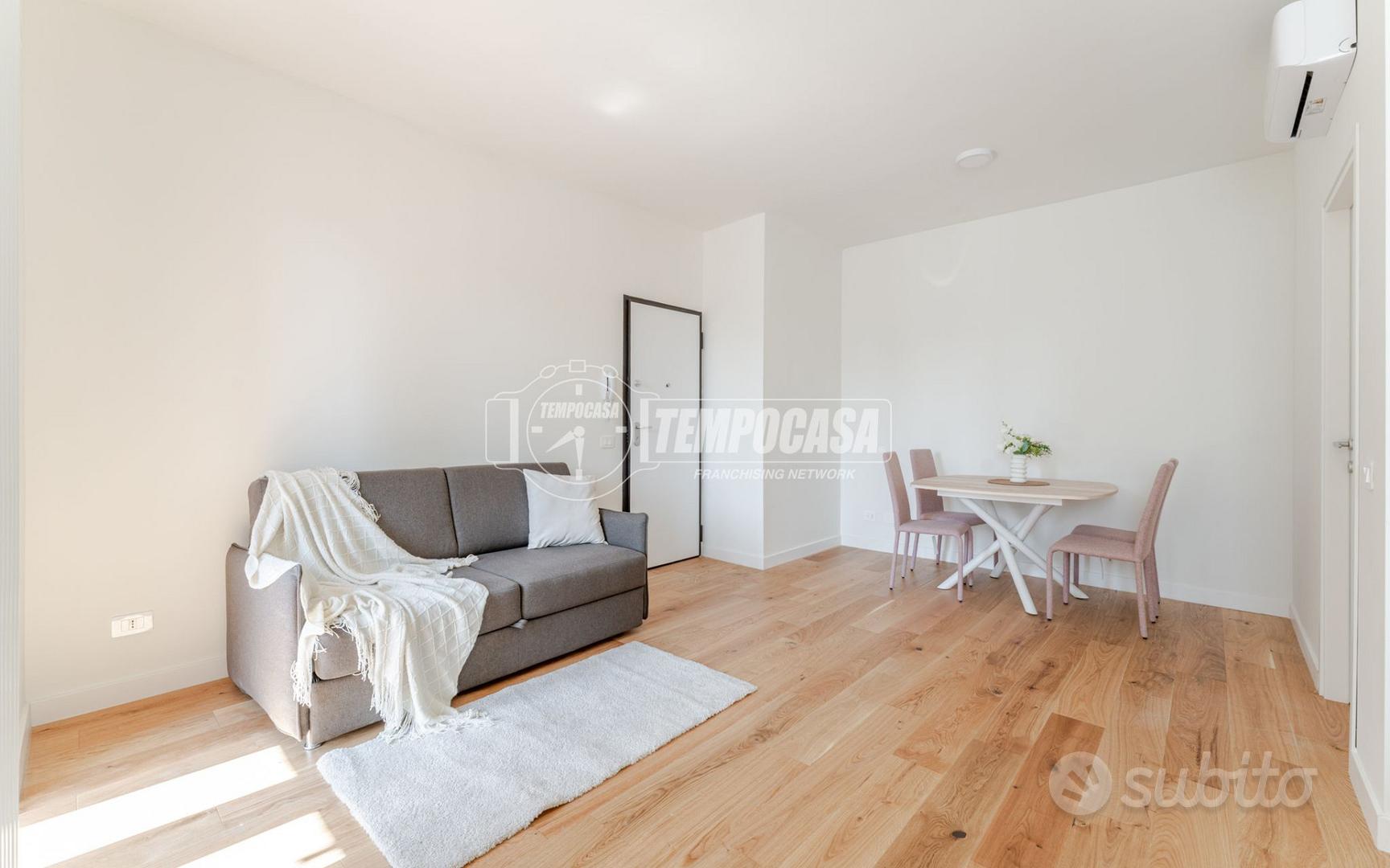Apartment in Milano, Villaggio dei Fiori, Municipio 6 - Altro