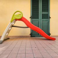 Scivolo Smoby multicolore con attacco acqua