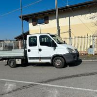 M125 - FURGONE IVECO 35 S E4 DAILY 7 POSTI