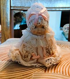 bambola in porcellana