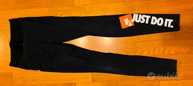 Leggins Nike neri con logo arancione e bianco