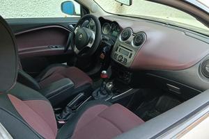 Alfa Romeo Mito  incidentata per cambio auto 