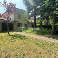 VILLETTA A SCHIERA CON GIARDINO PRIVATO E GARAGE