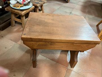 Poggiapiedi il legno massiccio