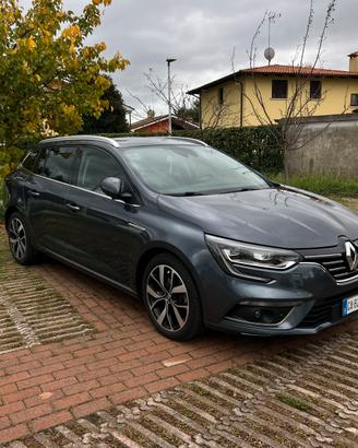 Renault Megane 1.5 Blue dCi 115 CV Intens