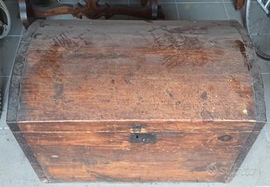 Baule in legno vintage cassapanca