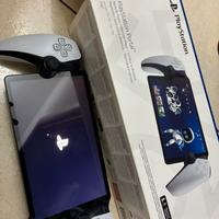 PlayStation Portal+base ricarica e valigetta