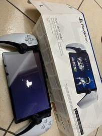 PlayStation Portal+base ricarica e valigetta