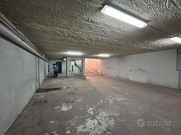 Garage mq 135 in via Filippo Corazza