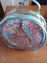 Cuscino da viaggio Guess