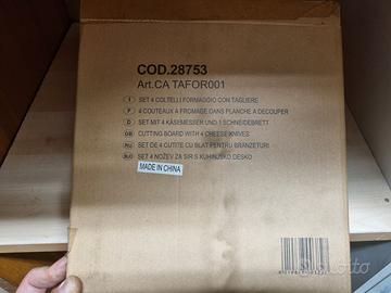 Set coltelli e tagliere
