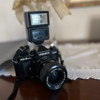 Macchina fotografica con flash