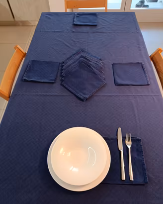 tovaglia blu scuro per 8 persone + runner