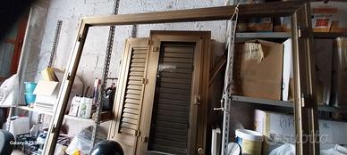 Porta a 3 ante in alluminio