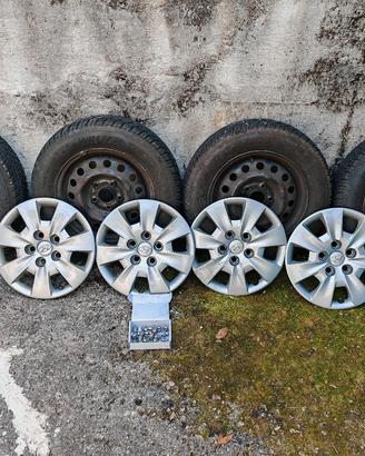Cerchi in ferro R15 con gomme invernali