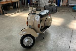 Piaggio Vespa P200E