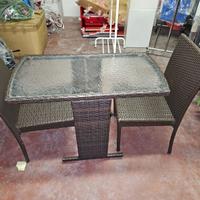 Set tavolo + 2 sedie in polyrattan con piano vetro