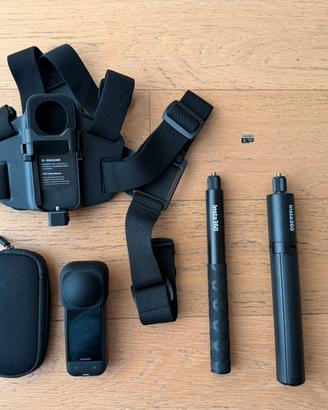 Insta360 x5 + accessori come nuova