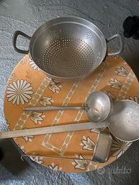 Scolapasta più mestoli vari