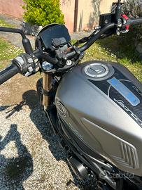 Moto Benelli 800