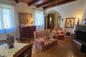 Appartamento di 110 m² con più di 5 locali a Monte
