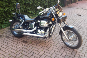 Honda vt 750 black widow