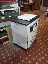 Stufa a legna poutage'