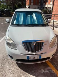 Lancia y