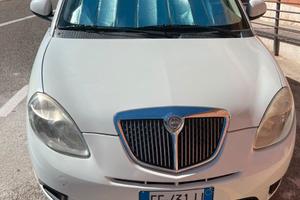 Lancia y