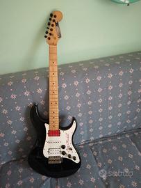 chitarra elettrica yamaha Eg 112