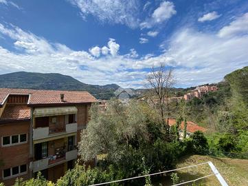 4 LOCALI A LA SPEZIA