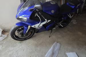 Yamaha R1 2004