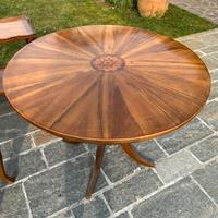 Tavolo rotondo in noce nazionale